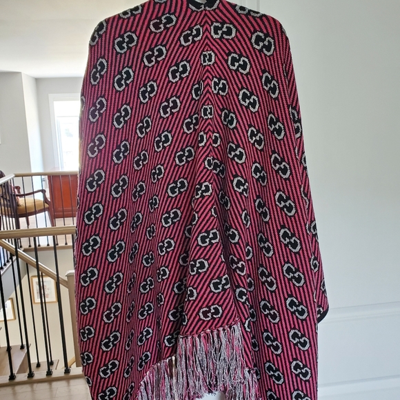 Gucci Runway Pasmina - Picture 2 of 3